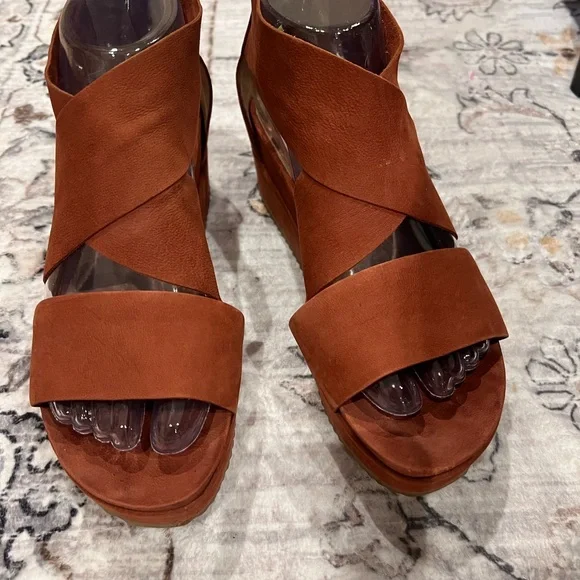 Eileen Fisher Brown Crisscross Nubuck Leather  Wedge Sandals - Picture 8 of 16
